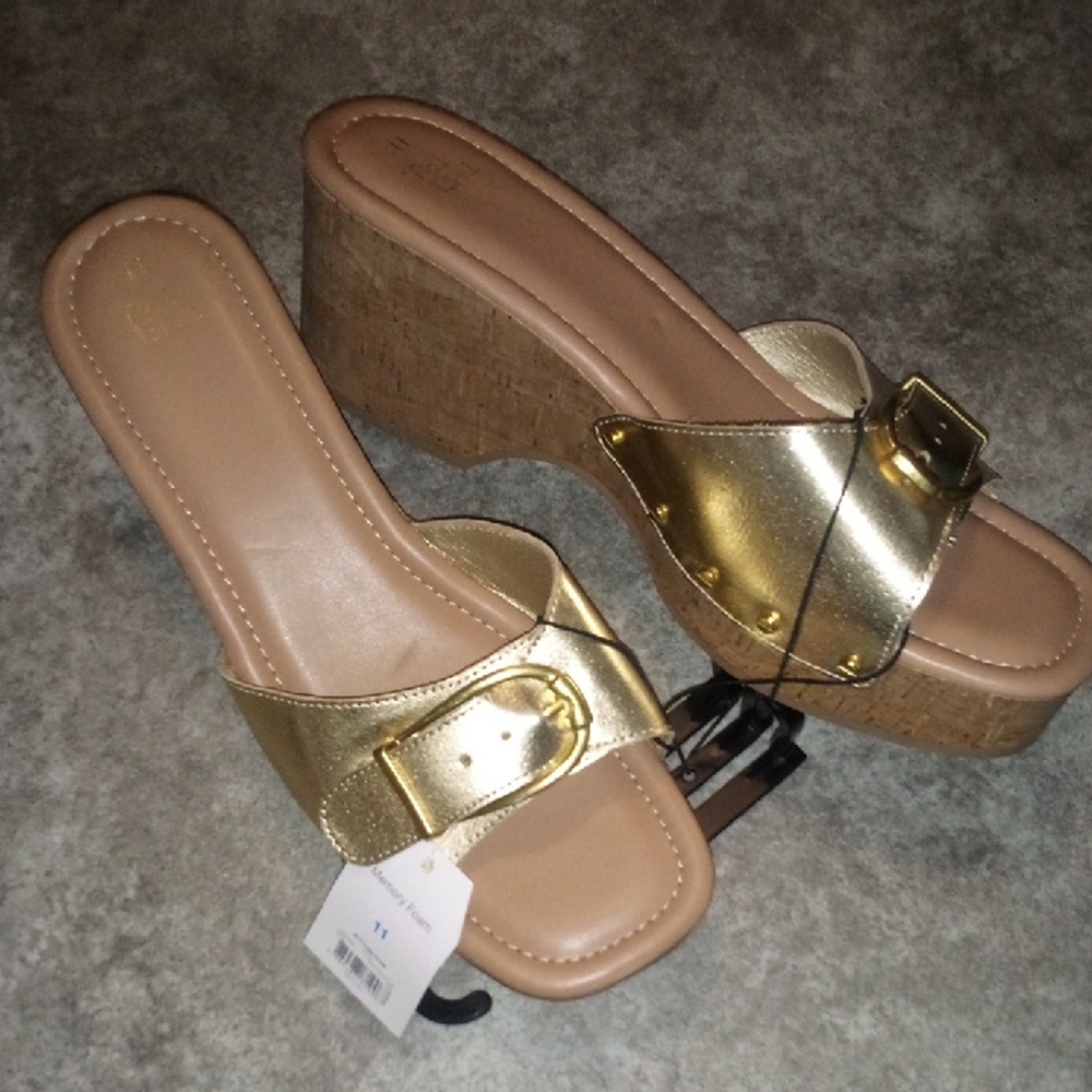 Cork Heel Gold Slide Sandals With Adjustable Buckle Size 11 NWT*